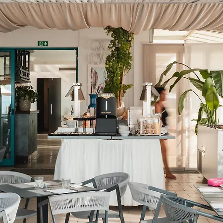 Delaville Frontemare Hotell 3*